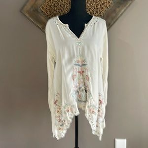 Size medium women’s Johnny Waz tunic